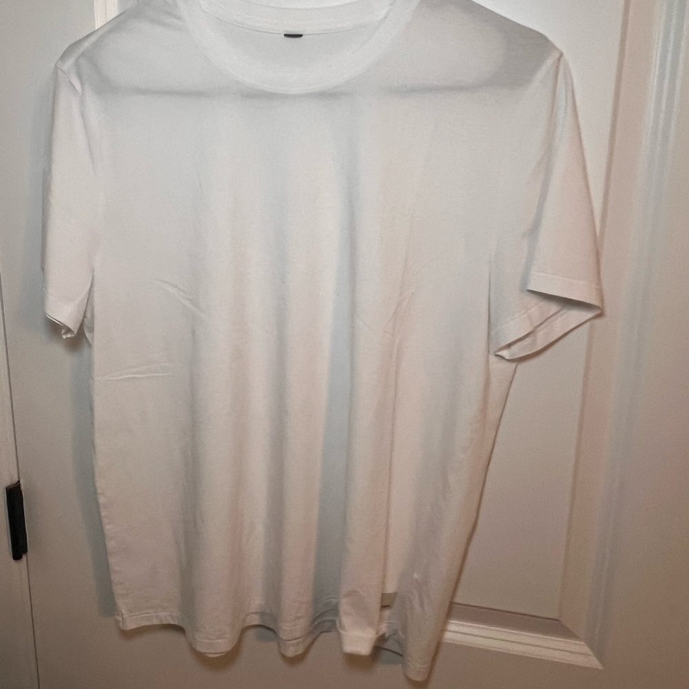 Vuori Men’s White Current Tech Tshirt